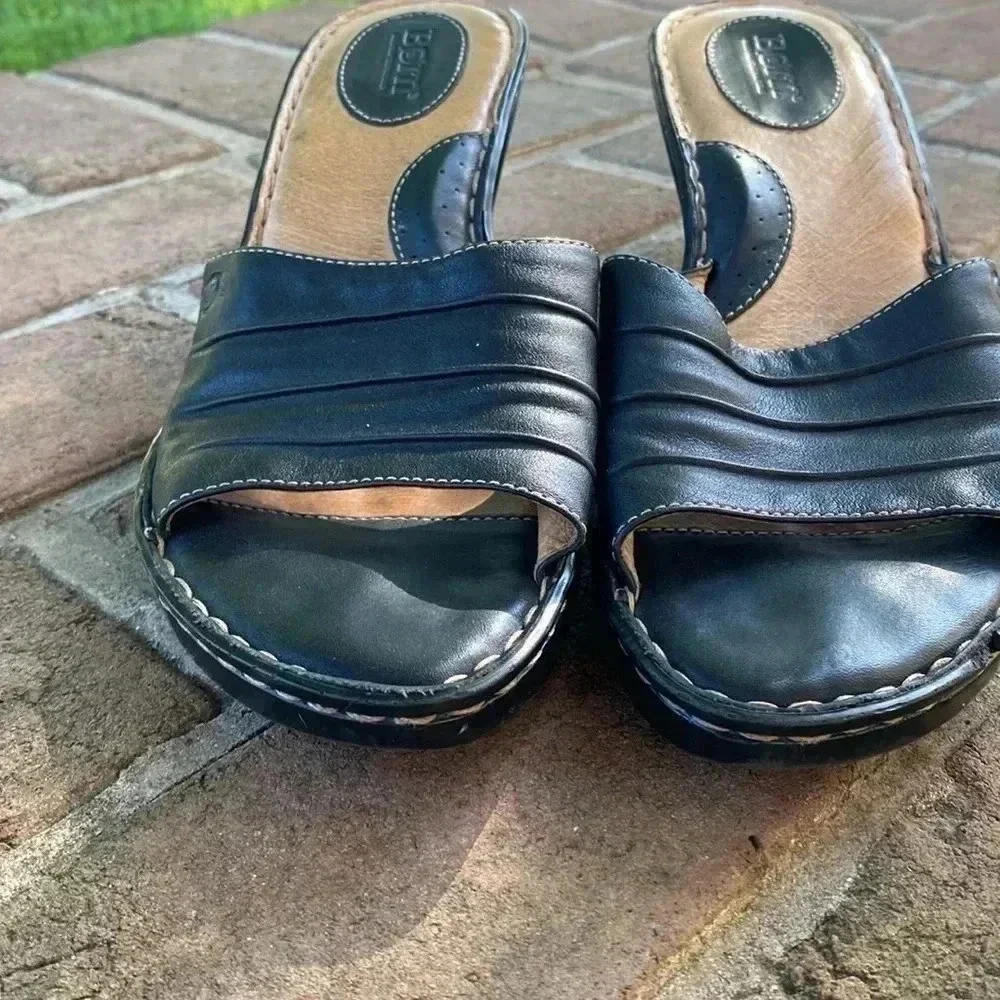 Born leather slip on wedge sandal size 10 - like new condition - black